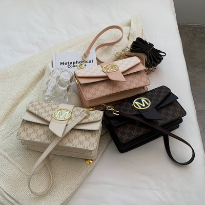 Niche Personality Lettered Shoulder Messenger Bag - Stylish, Functional, and Perfect for Everyday Adventures