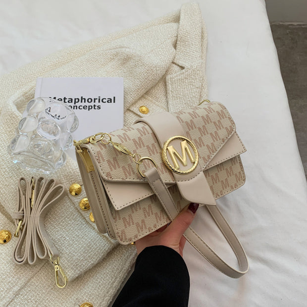 Niche Personality Lettered Shoulder Messenger Bag - Stylish, Functional, and Perfect for Everyday Adventures