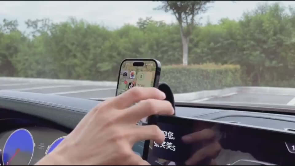 Magnetic Car Phone Holder – Universal Mount for Dashboard & Air Vent